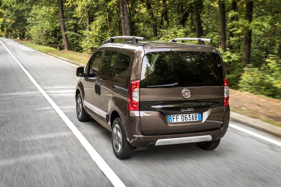  Fiat Qubo Trekking 2016 года  (фото 10 из 16)
